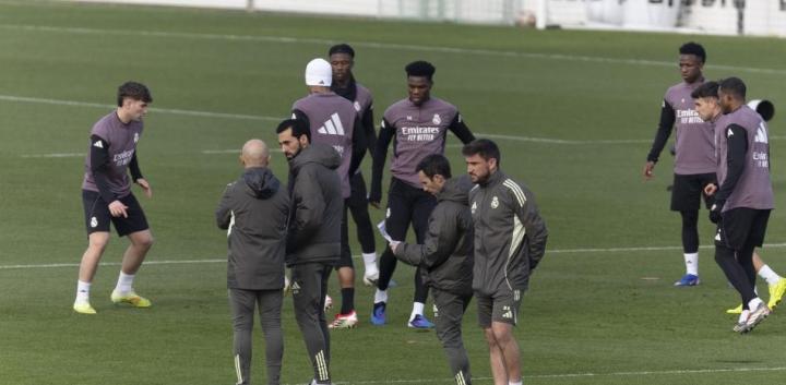  世体：阿韦洛亚将希望寄托于更衣室，希望球员能够转变态度 新闻