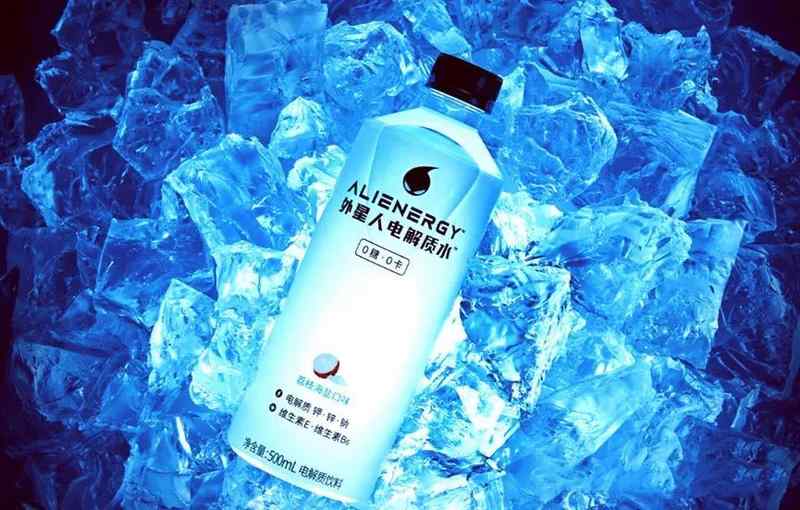  巨头突袭货架：当农夫山泉不再沉睡，电解质水赛道还剩多少机会？ 新闻 巨头突袭货架：当农夫山泉不再沉睡，电解质水赛道还剩多少机会？ 新闻 巨头突袭货架：当农夫山泉不再沉睡，电解质水赛道还剩多少机会？ 新闻