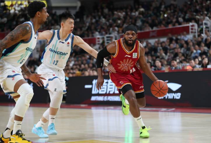  绝境中的突围：双杀背后的战术博弈与破局逻辑 体育新闻 绝境中的突围：双杀背后的战术博弈与破局逻辑 体育新闻 绝境中的突围：双杀背后的战术博弈与破局逻辑 体育新闻