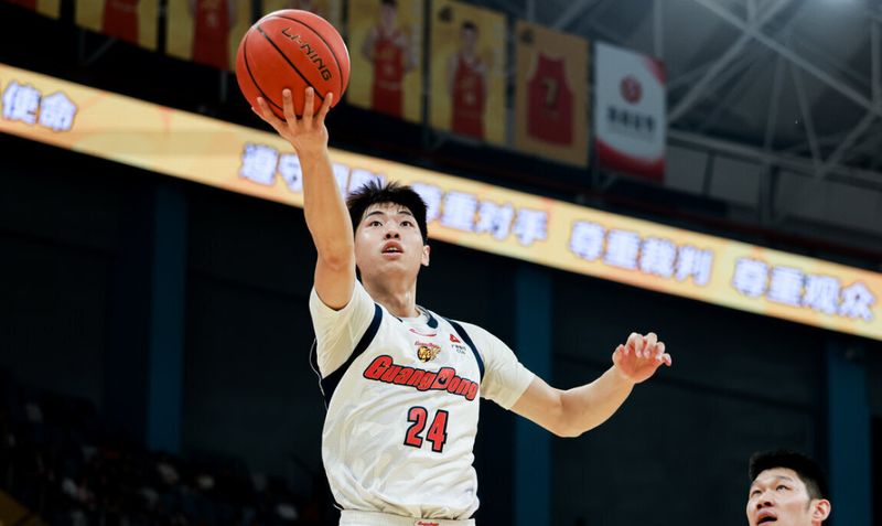  技术解析：广东队减员反而战力飙升，焦泊乔离队如何倒逼战术升级 体育新闻